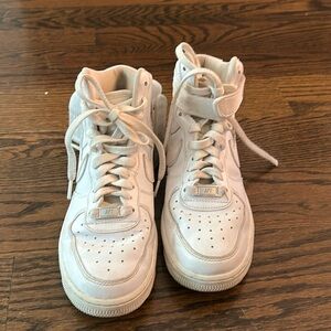 Nike Airforce High-tops.